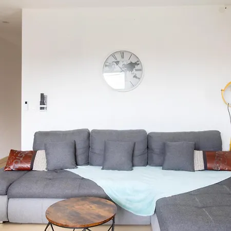 Esplanade Private Jacuzzi Sauna Parking, Colmar Apartment *