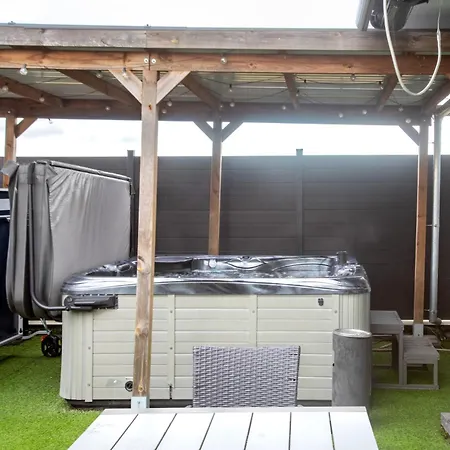 Apartment Esplanade Private Jacuzzi Sauna Parking, Colmar *