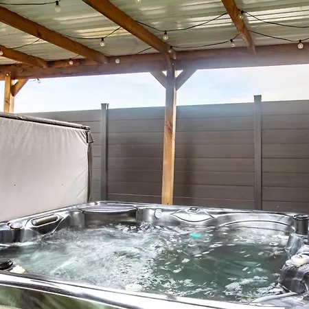 Esplanade Private Jacuzzi Sauna Parking, Colmar Apartment Muntzenheim