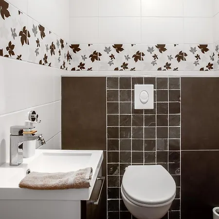 Esplanade Private Jacuzzi Sauna Parking, Colmar Apartment Muntzenheim